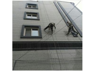 داربست-پبچ کردن سنگ نما ساختمان