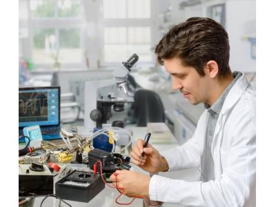 انکوباتور-        تعمیرات تخصصی تجهیزات آزمایشگاهی  